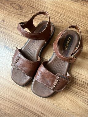 Earth Brown Leather Comfort Sandals - Women